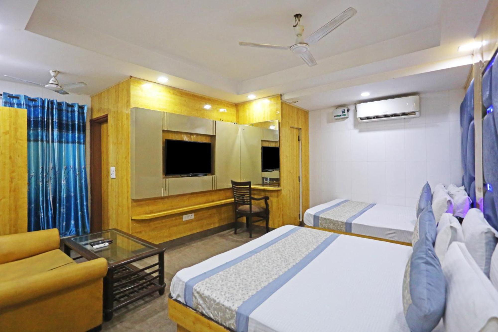 Hotel Preet Palace -5 Mints Walk From Nizamuddin Railway Station New Delhi Exteriör bild