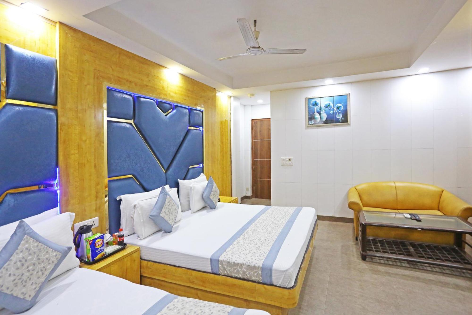 Hotel Preet Palace -5 Mints Walk From Nizamuddin Railway Station New Delhi Exteriör bild