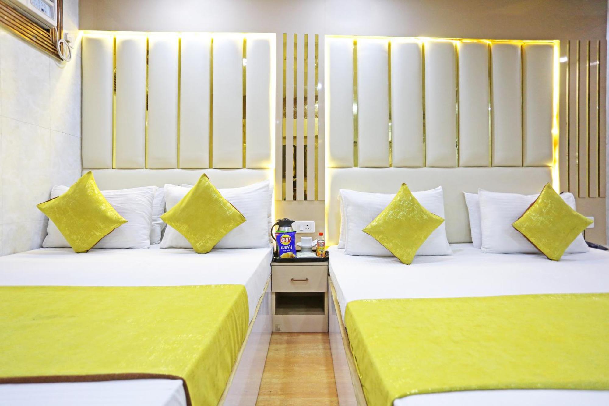 Hotel Preet Palace -5 Mints Walk From Nizamuddin Railway Station New Delhi Exteriör bild