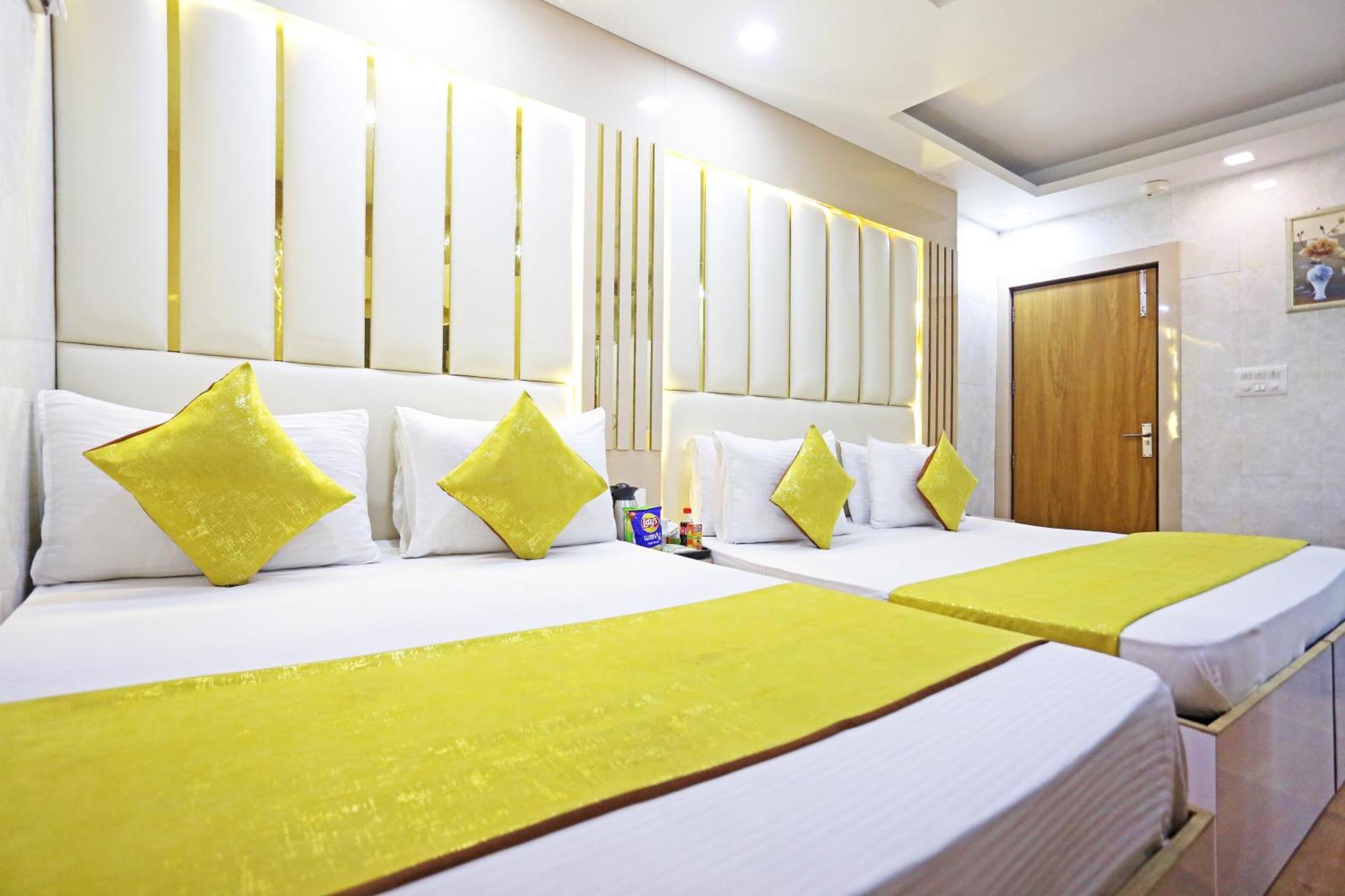 Hotel Preet Palace -5 Mints Walk From Nizamuddin Railway Station New Delhi Exteriör bild