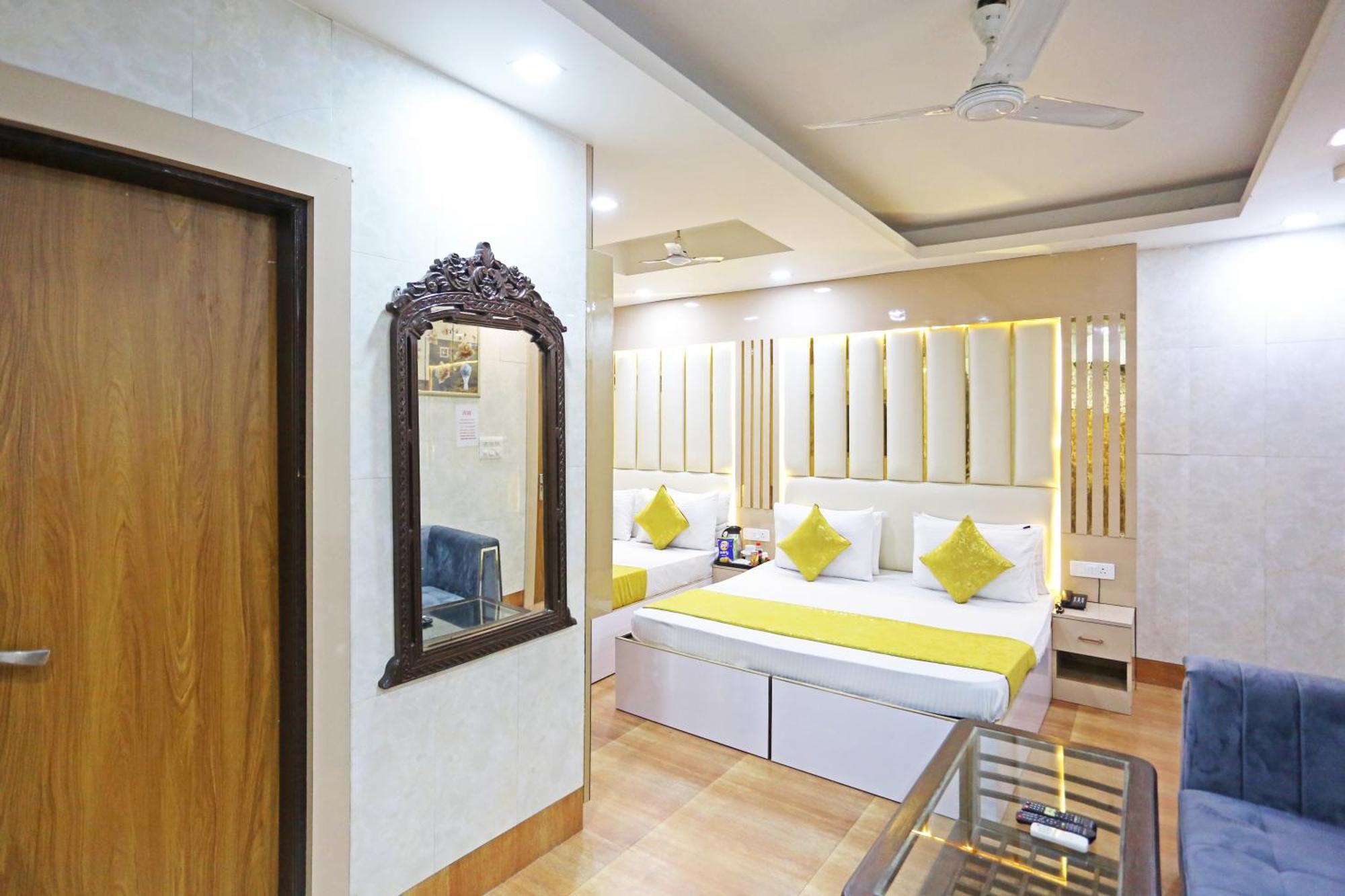 Hotel Preet Palace -5 Mints Walk From Nizamuddin Railway Station New Delhi Exteriör bild