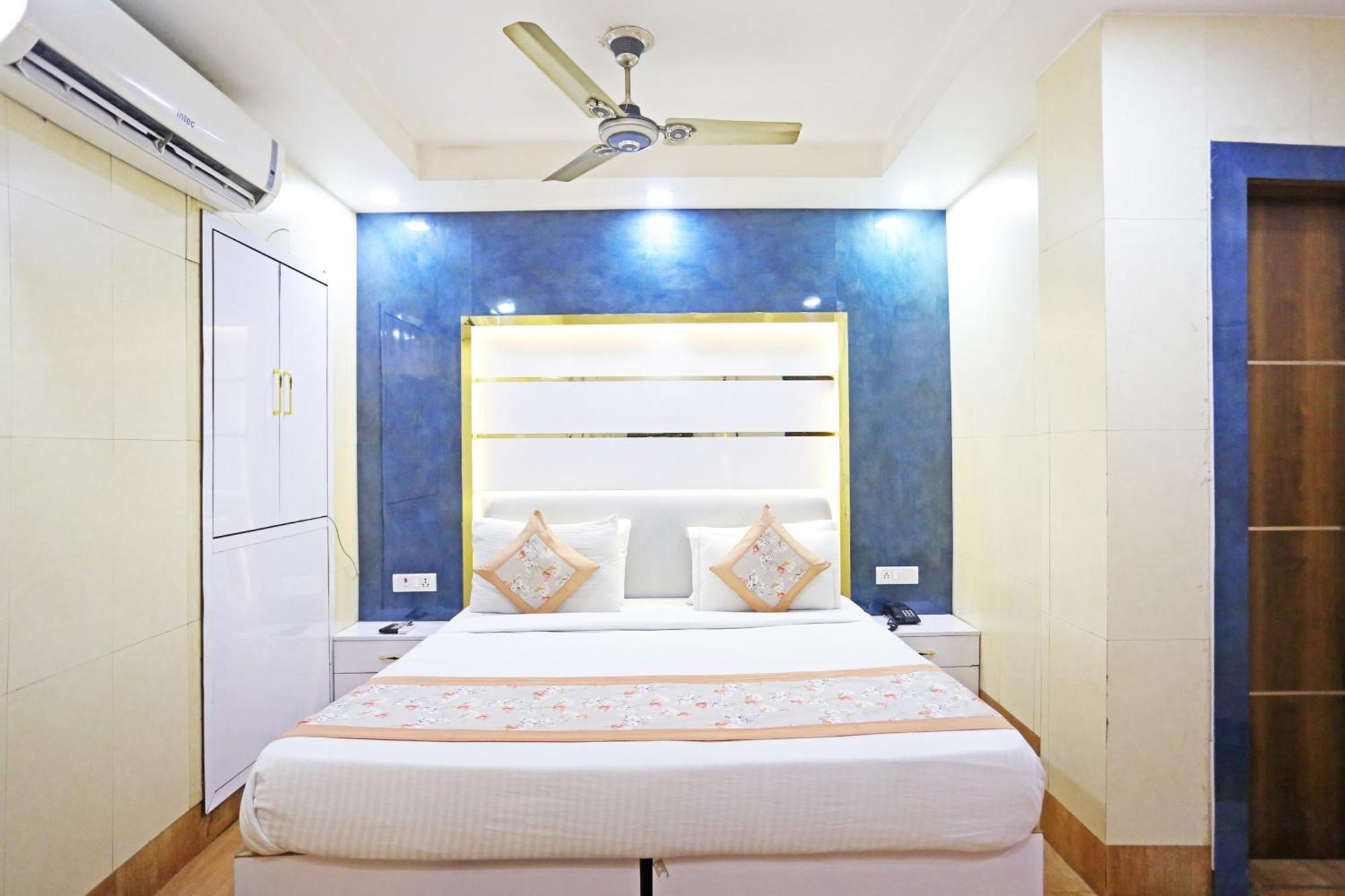 Hotel Preet Palace -5 Mints Walk From Nizamuddin Railway Station New Delhi Exteriör bild