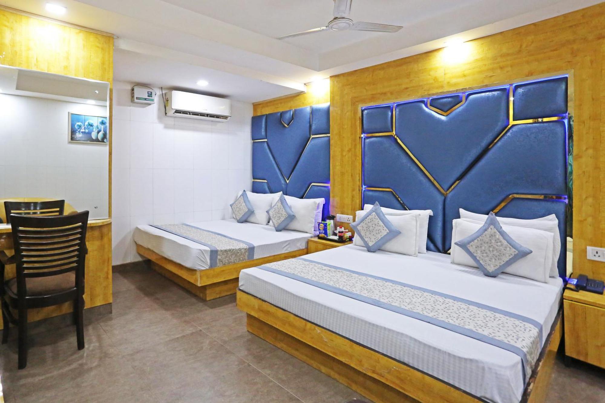 Hotel Preet Palace -5 Mints Walk From Nizamuddin Railway Station New Delhi Exteriör bild